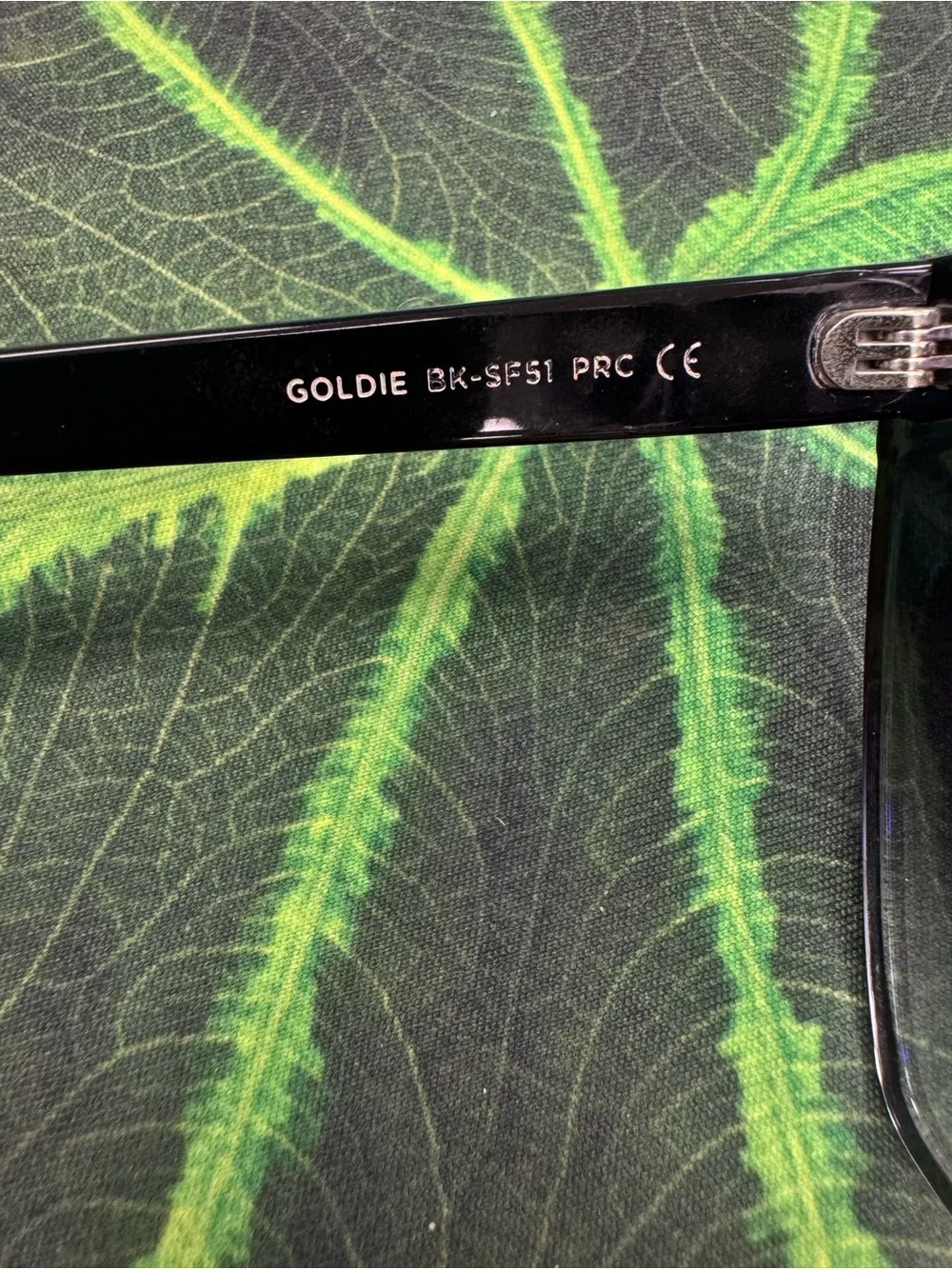 Diff Eyewear Oversized Cat-Eye Sunglasses Gray Gradient Lenses